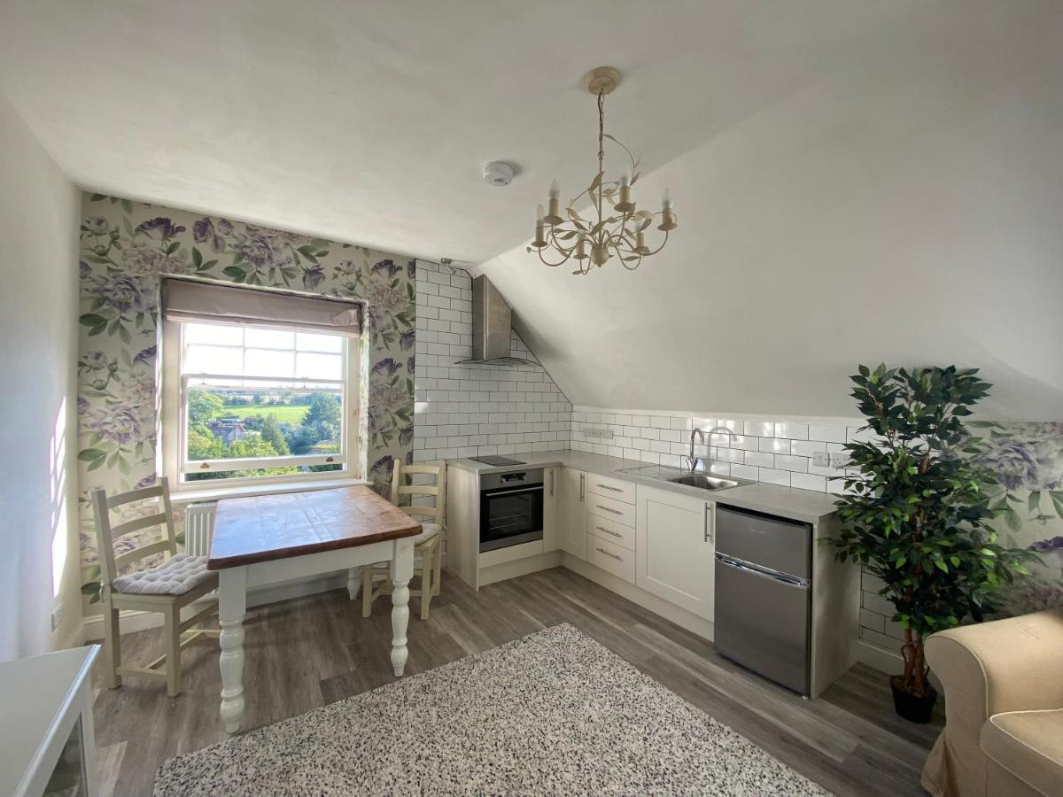 The Mount, Somerton Apartment Somerton  Bilik gambar