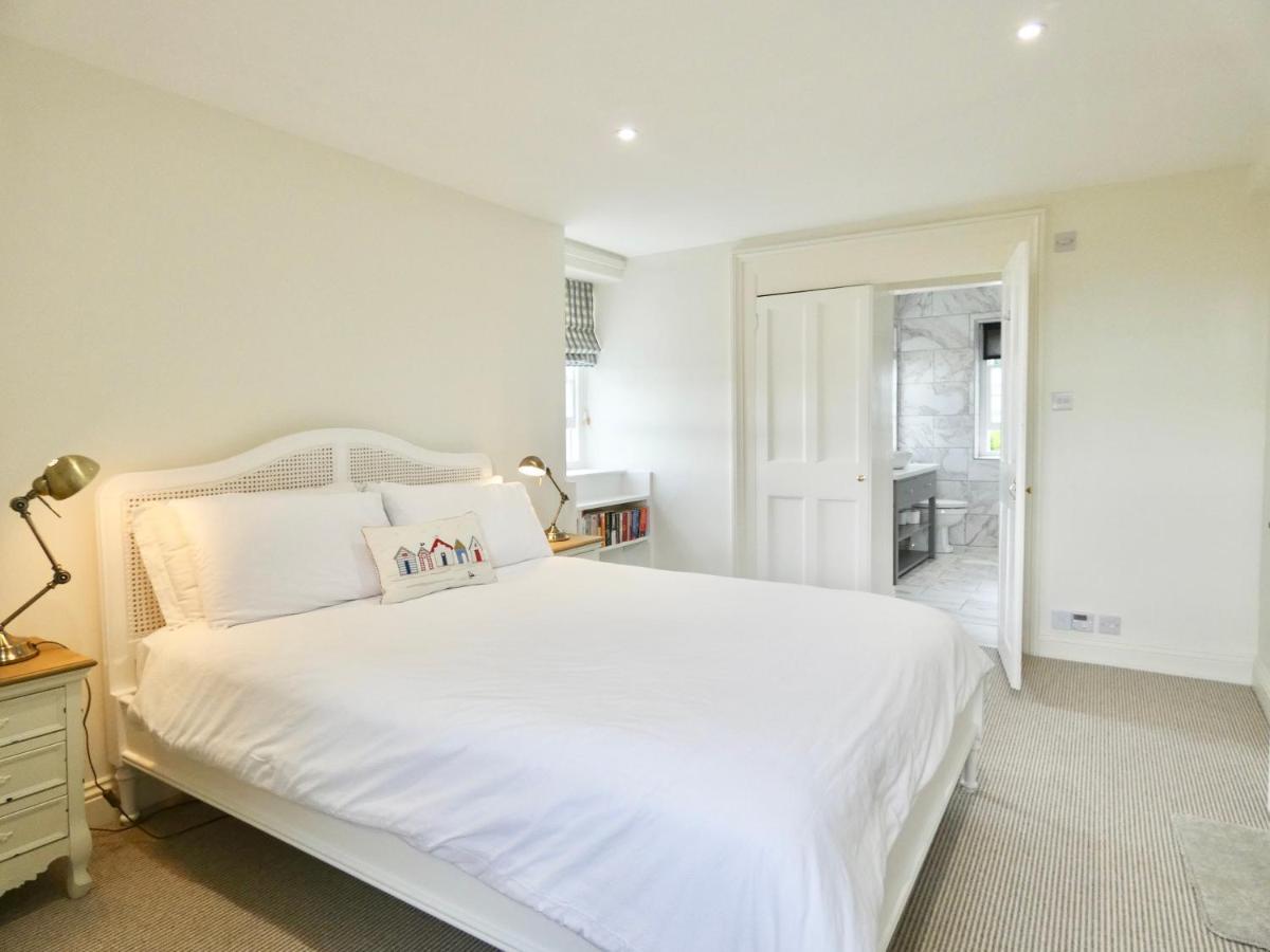 The Mount, Somerton Apartment Somerton  Bilik gambar